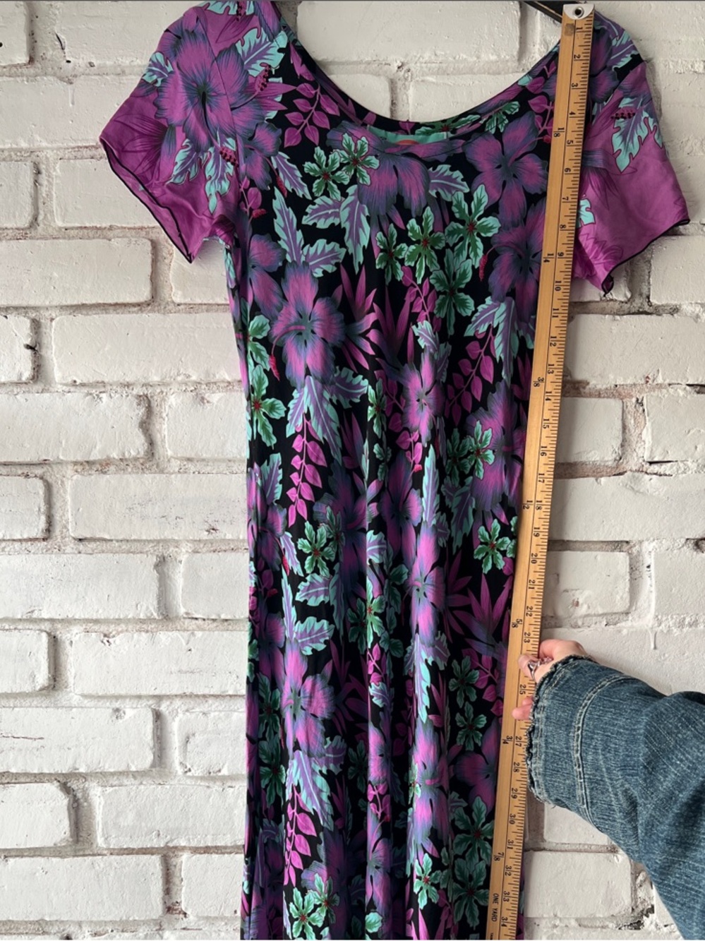 90s vintage Purple Floral Midi Dress with Green Accents - Picture 2 of 6